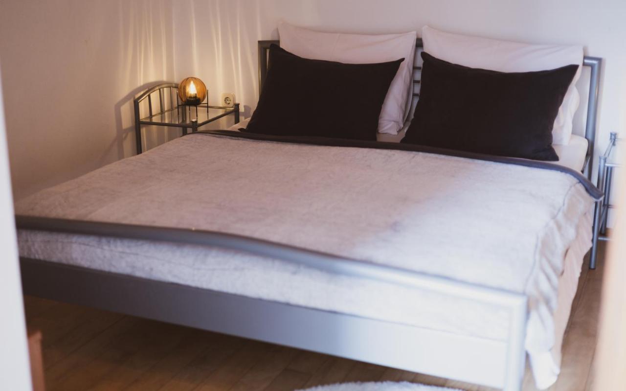 Scardona Rustica, Bed & Breakfast With Jacuzzi, Bbq And Free Parking In Skradin, Krka Lejlighed Eksteriør billede