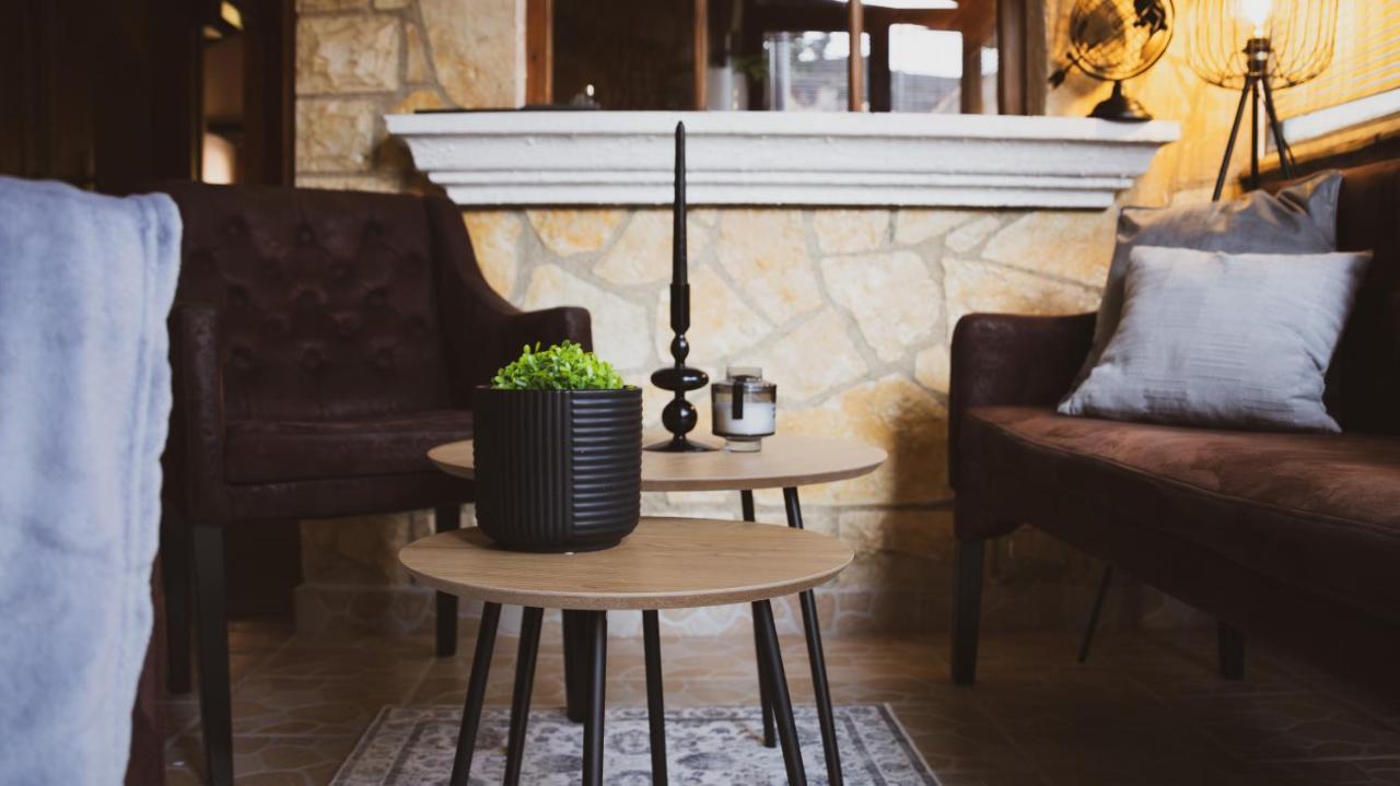Scardona Rustica, Bed & Breakfast With Jacuzzi, Bbq And Free Parking In Skradin, Krka Lejlighed Eksteriør billede