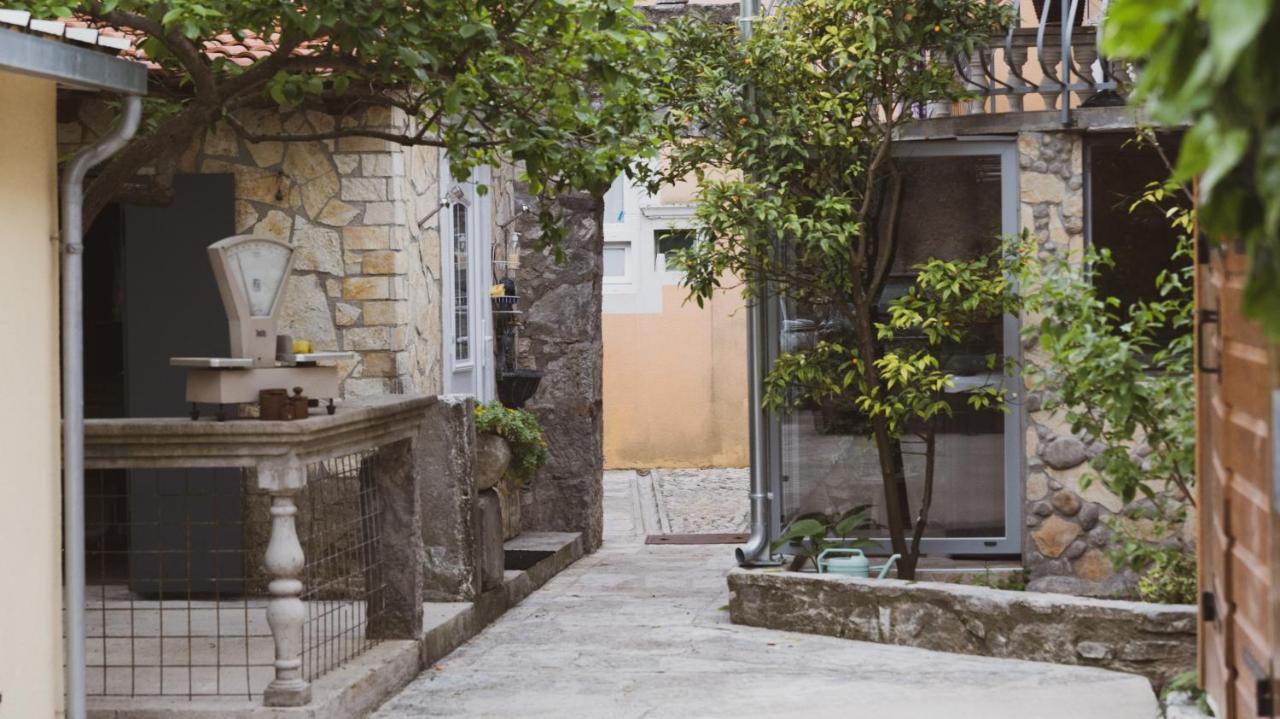 Scardona Rustica, Bed & Breakfast With Jacuzzi, Bbq And Free Parking In Skradin, Krka Lejlighed Eksteriør billede