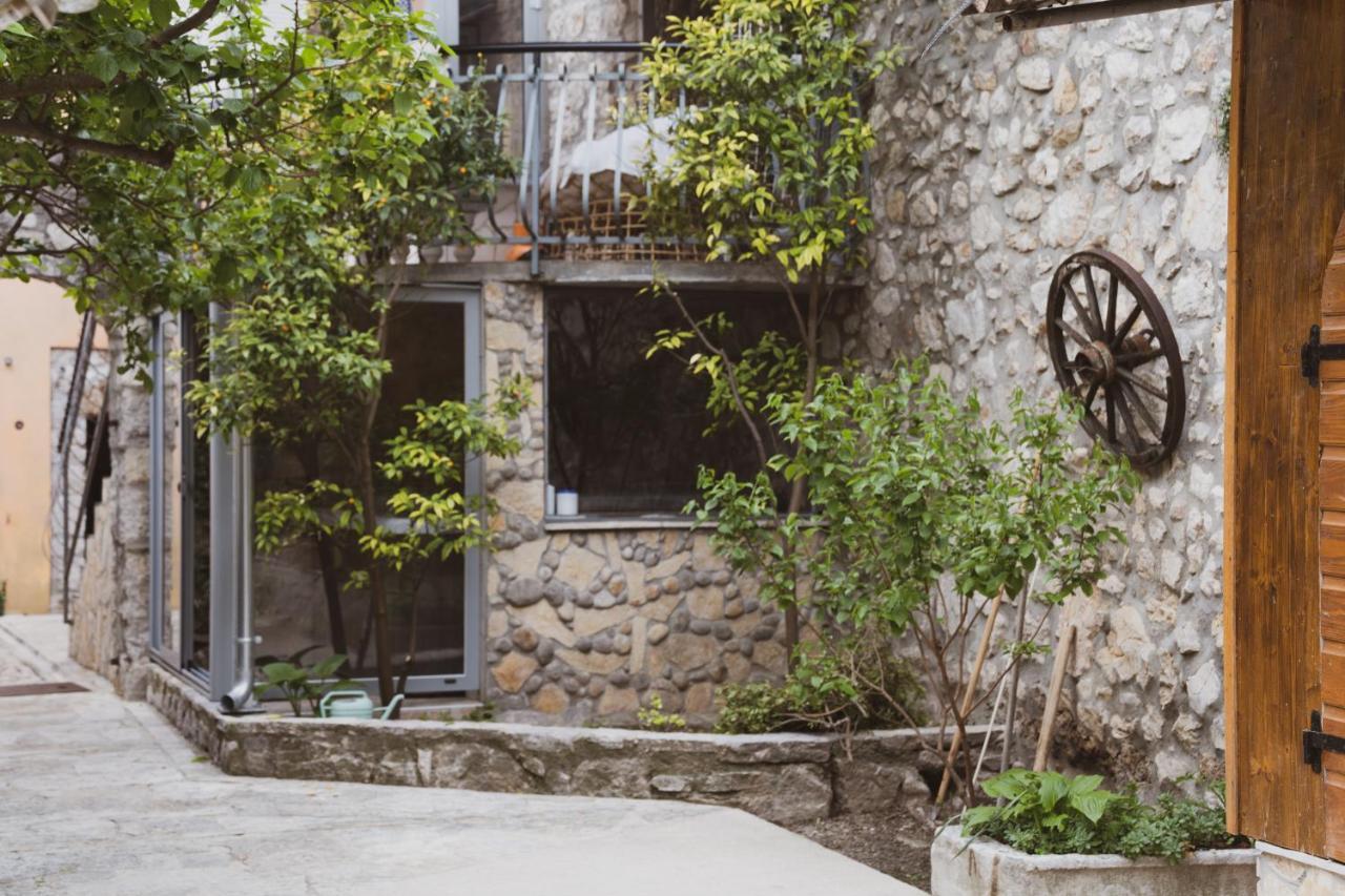 Scardona Rustica, Bed & Breakfast With Jacuzzi, Bbq And Free Parking In Skradin, Krka Lejlighed Eksteriør billede